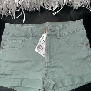 Brand new girl H&M shorts size 8/9~run small